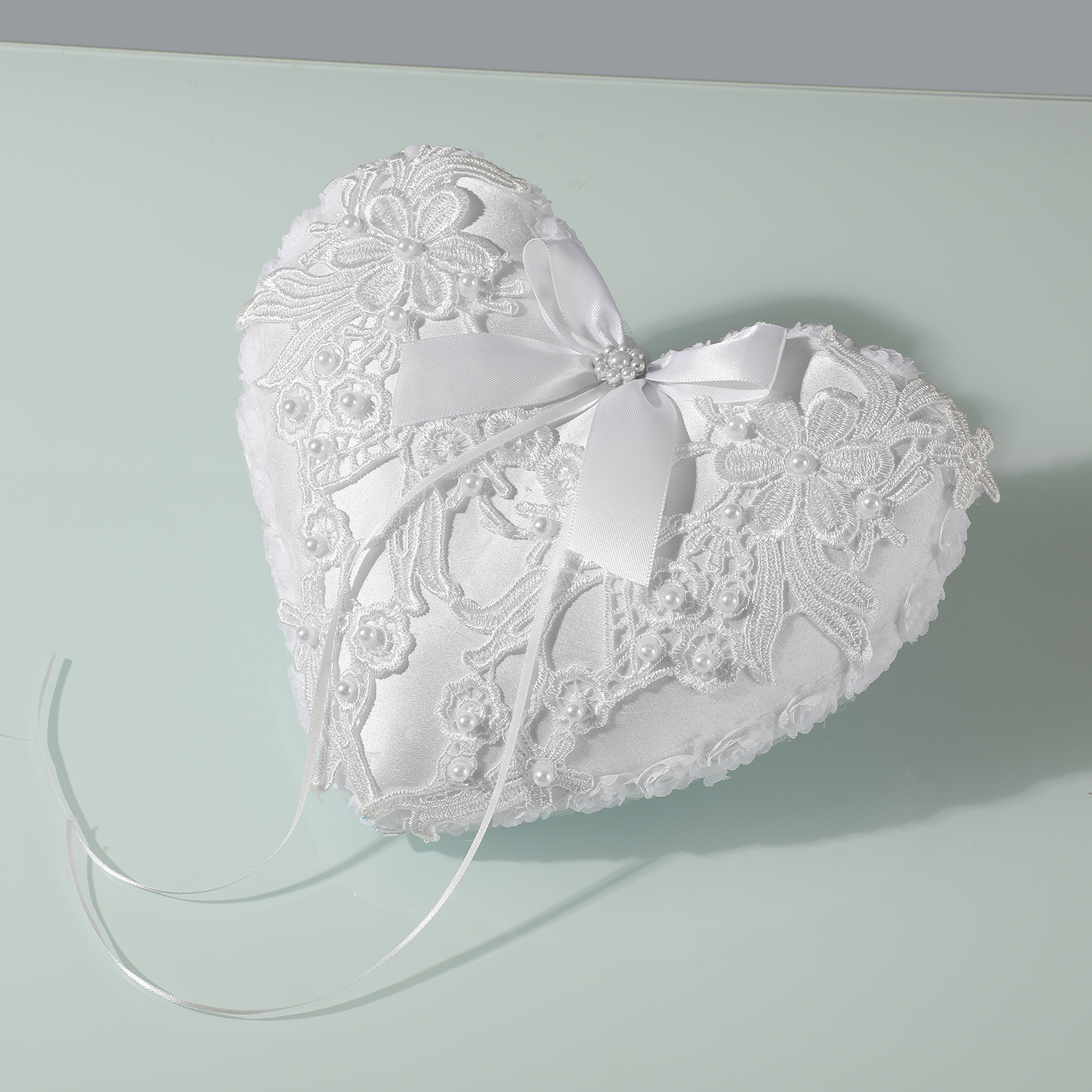 Elegant Lace Applique Ring Bea - Ring Bearer Pillow ulasan dan harga